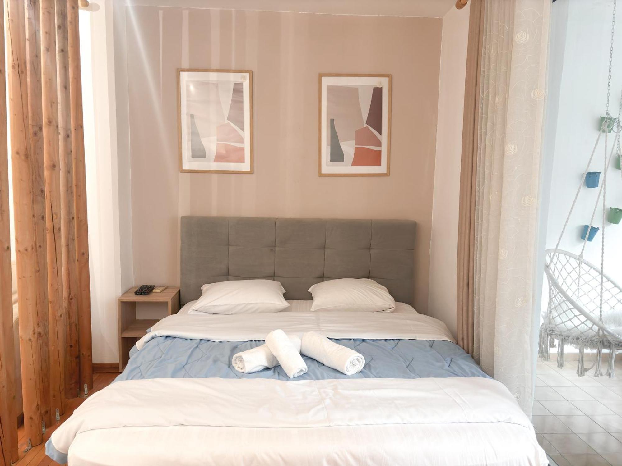 Budget Retreat Tirana & Studios Luaran gambar