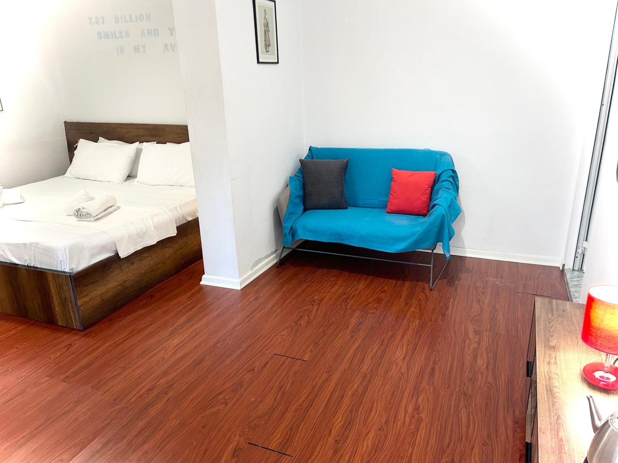 Budget Retreat Tirana & Studios Luaran gambar