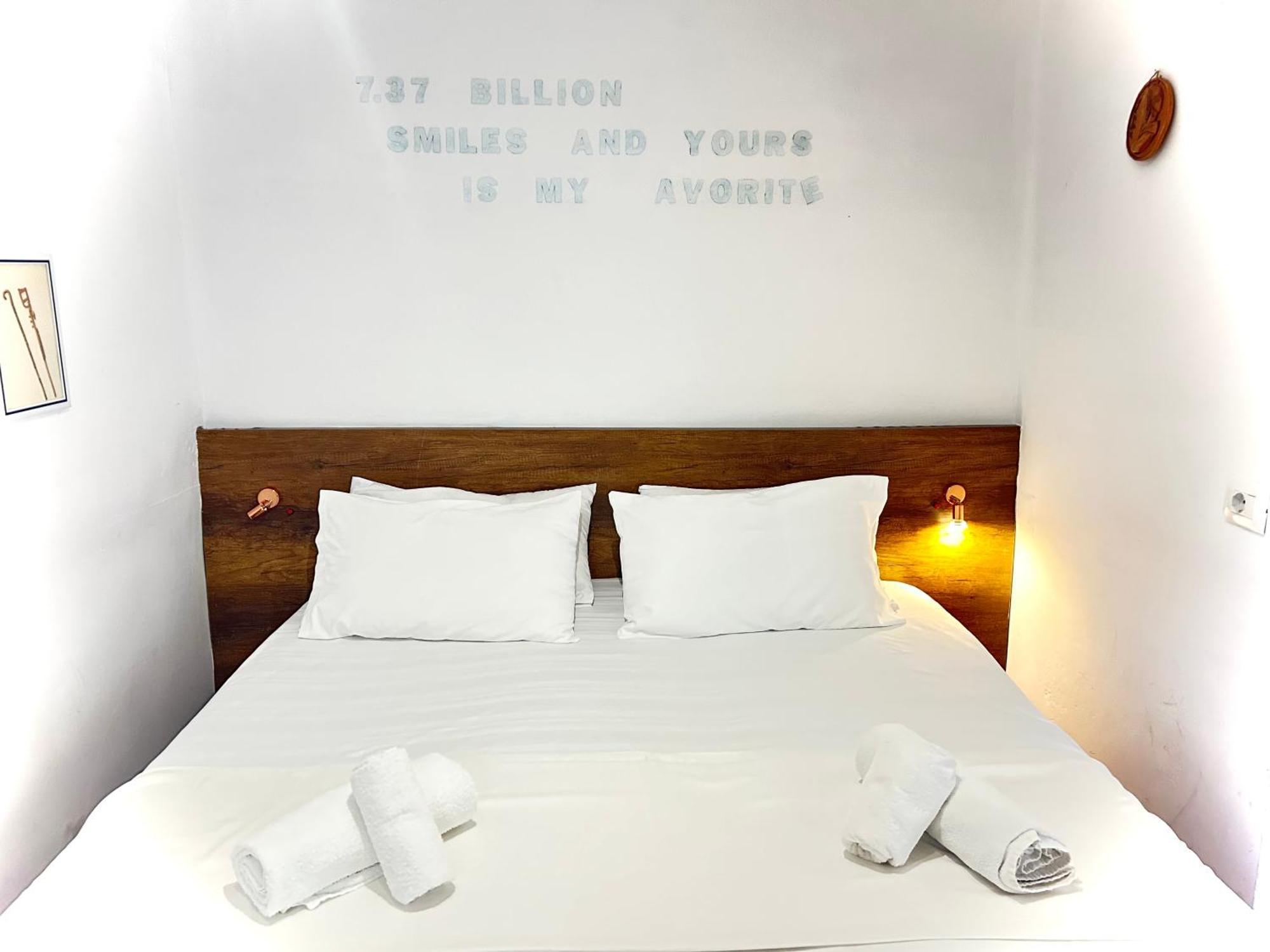 Budget Retreat Tirana & Studios Luaran gambar