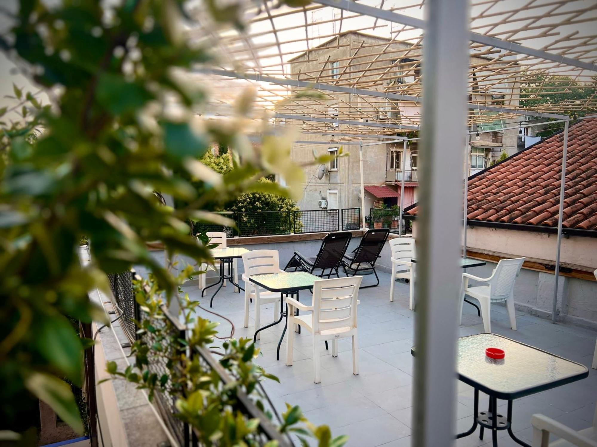 Budget Retreat Tirana & Studios Luaran gambar