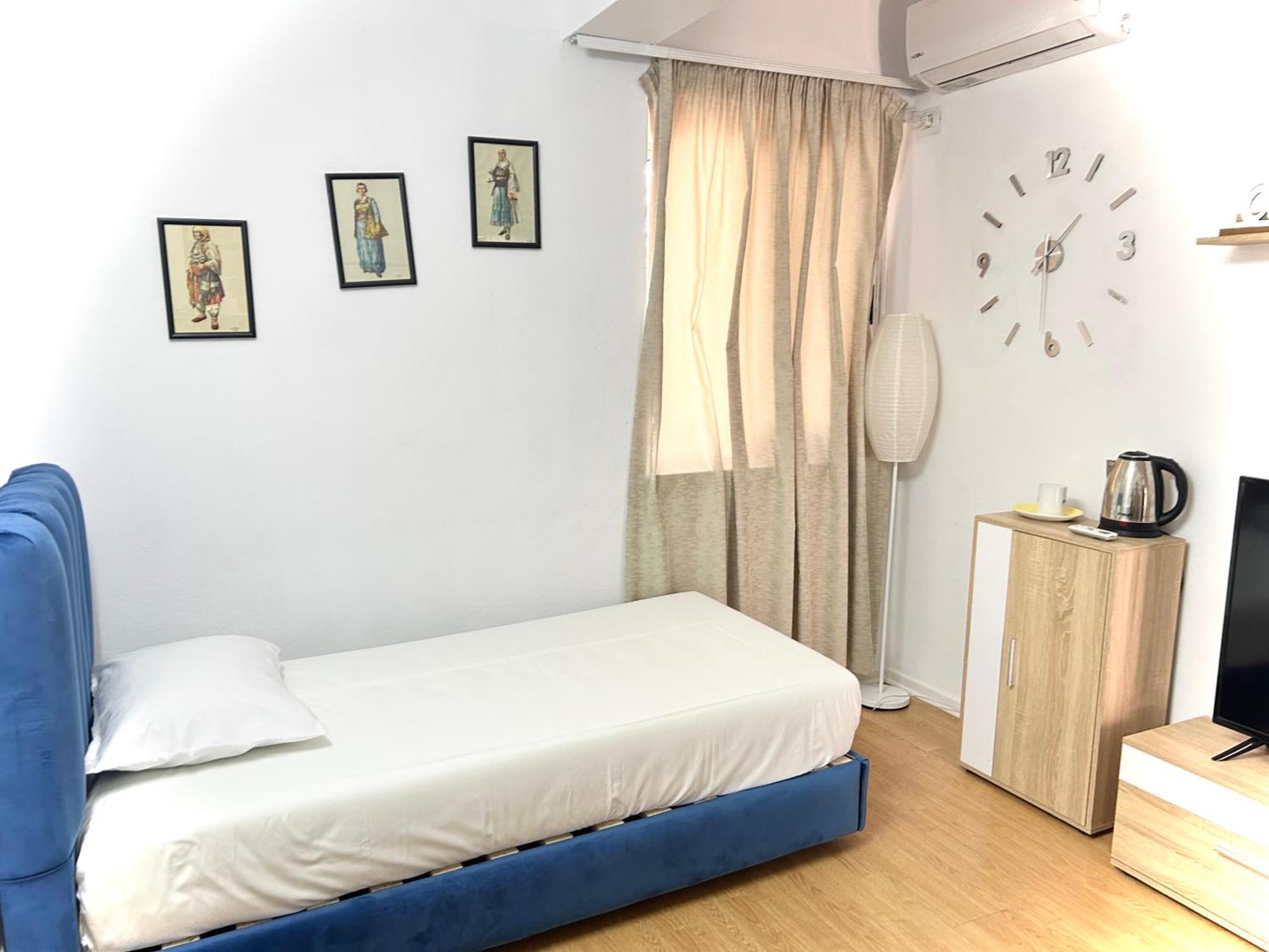 Budget Retreat Tirana & Studios Luaran gambar
