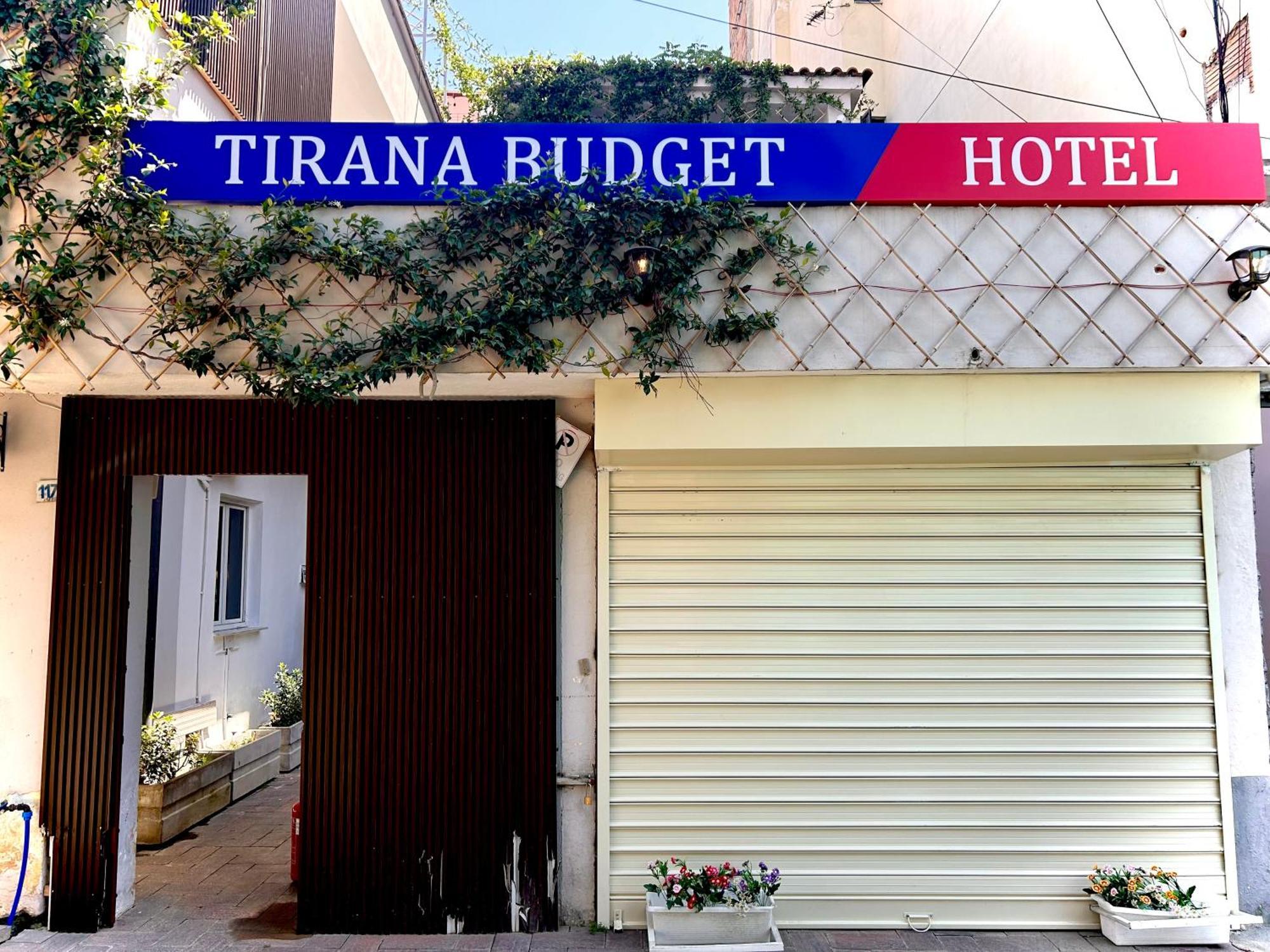 Budget Retreat Tirana & Studios Luaran gambar