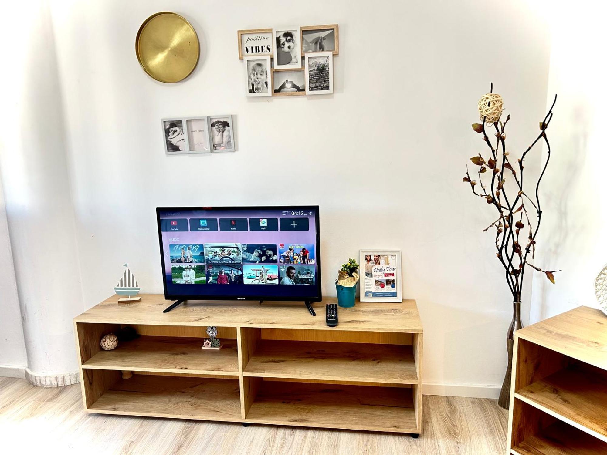 Budget Retreat Tirana & Studios Luaran gambar